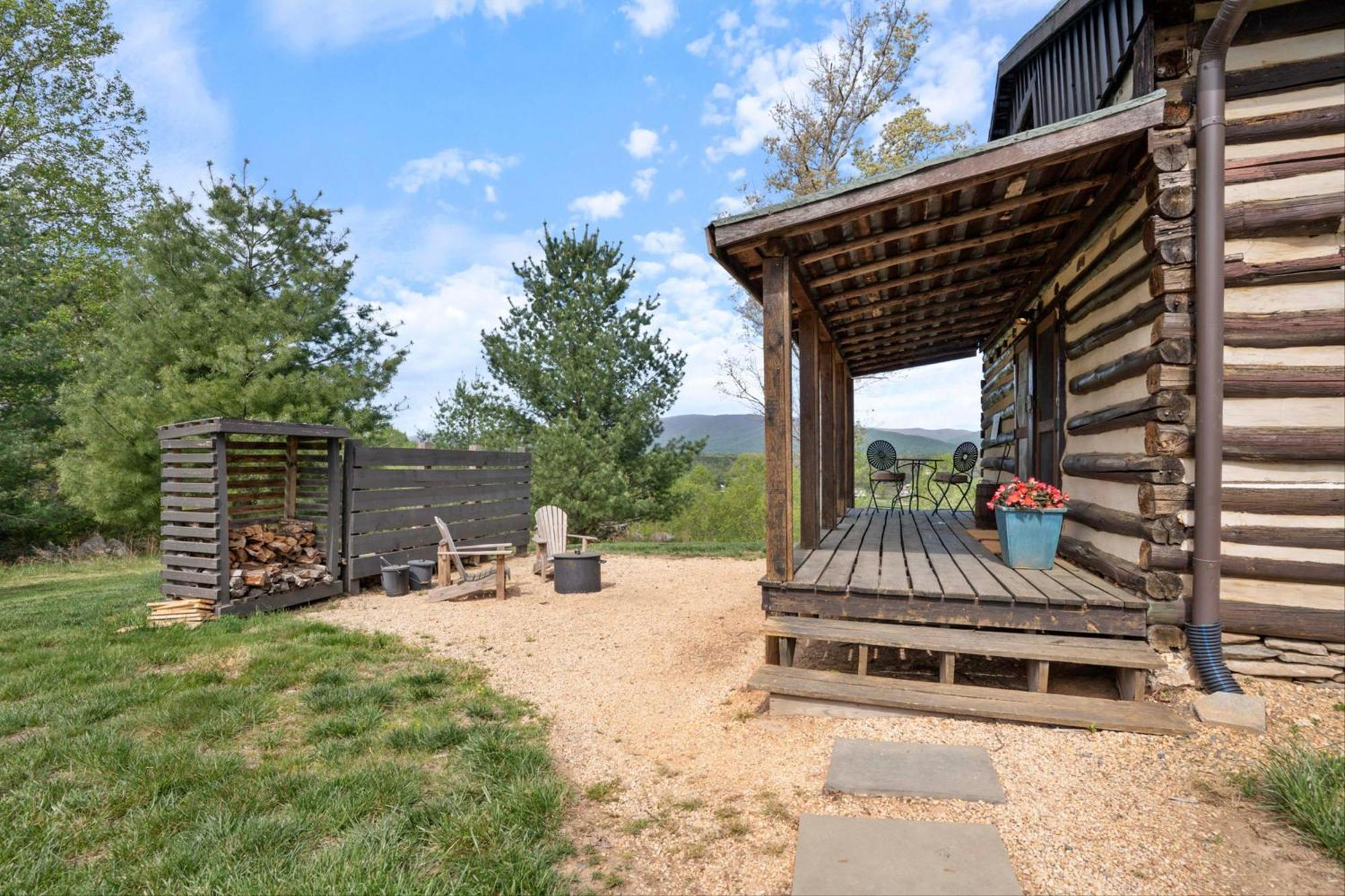Rustic Baileys Retreat Cabin Near Wineries! Crozet Екстериор снимка